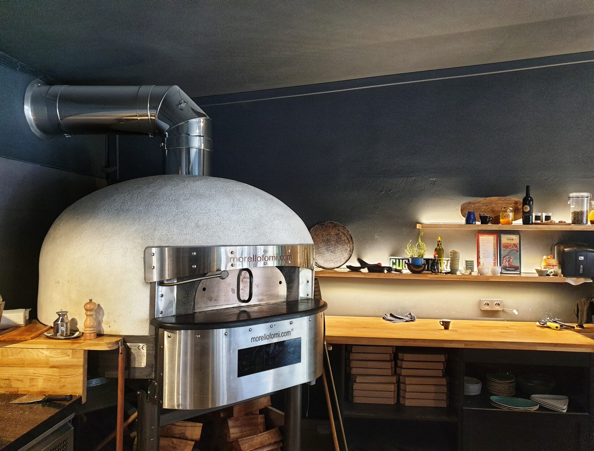 Komín pro pizzerii